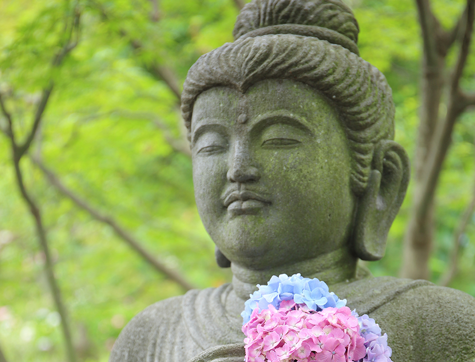 buddah under tree