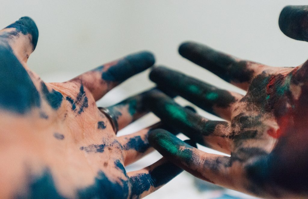 paint-hands