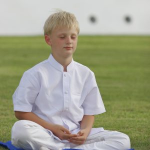 OM050: Teaching Meditation To Middle Schoolers With Ross Robertson